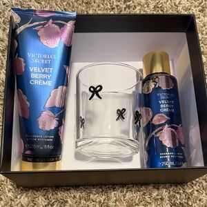 Victoria's Secret Velvet Berry Crème Gift Set - Blue & Pink Floral